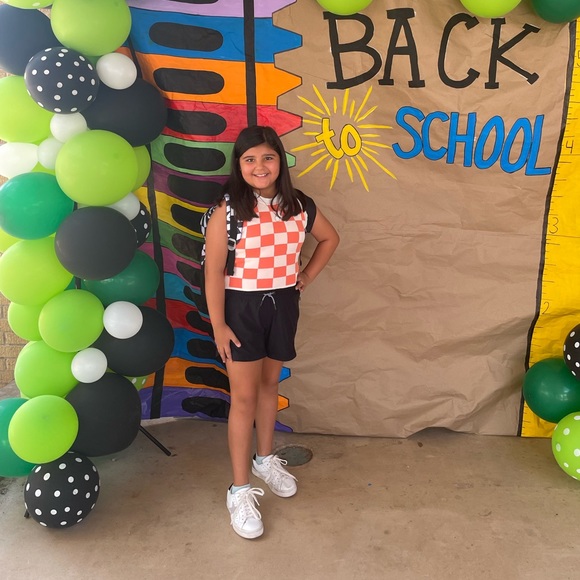 Meet your Posher, Alyssa - Picture 2 of 3